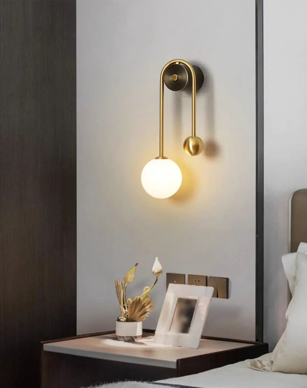 Spherical Light Luxury Wall Lamp
