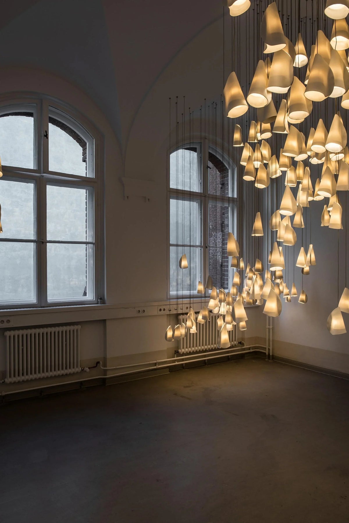 Porcelain Cascade Cluster Pendant Light