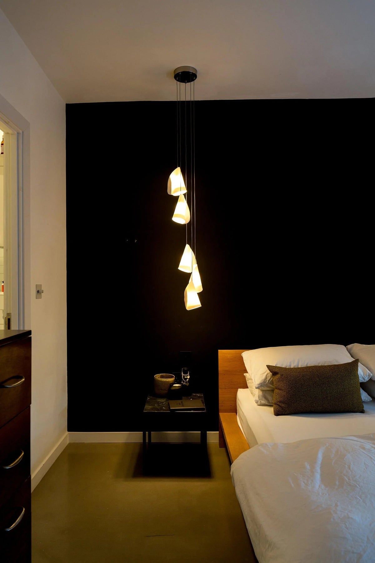 Porcelain Cascade Cluster Pendant Light