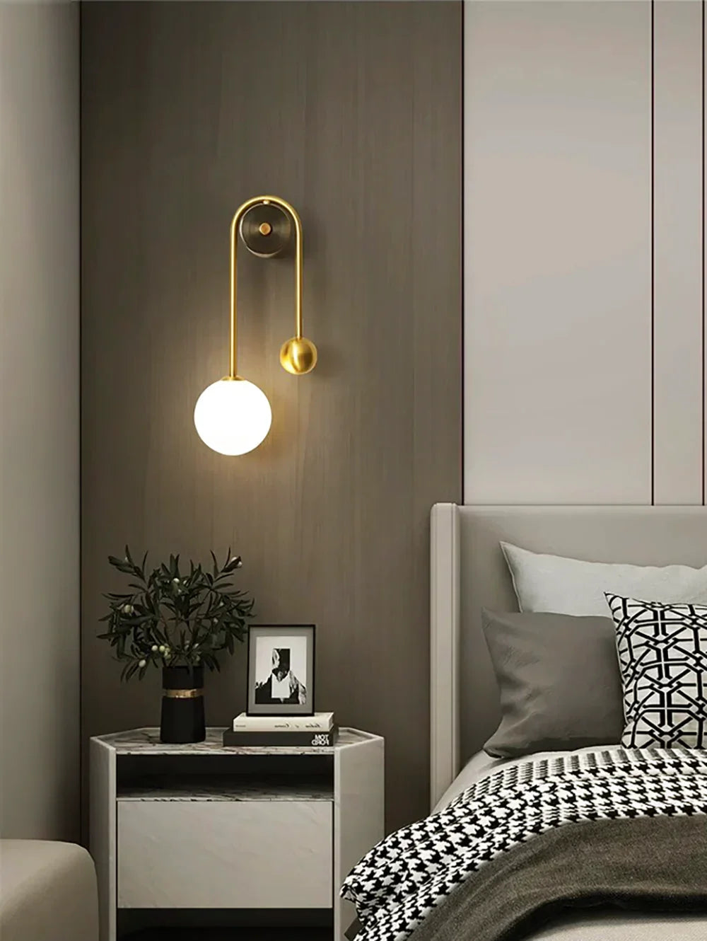 Spherical Light Luxury Wall Lamp